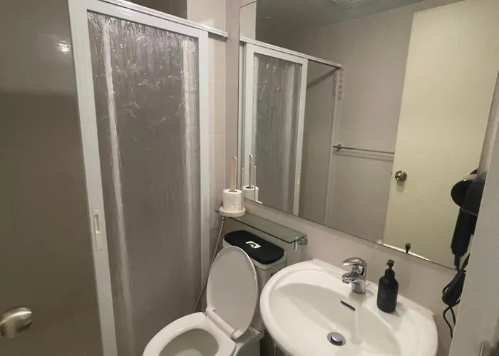 Azure Urban Ph 1504 Hotel